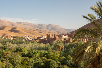 Fototapeta na wymiar Marokkanische Kasbah in the Atlasmountain, morocco, africa