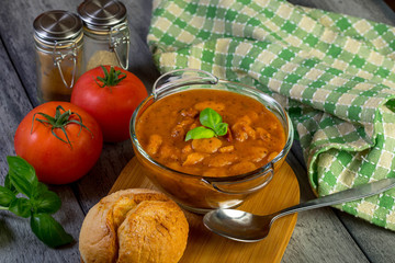 Stewed beans in tomato sauce.