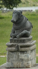 Obraz premium statue in the park