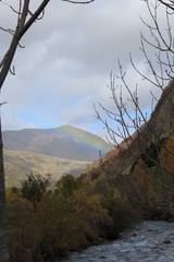 montagne de gavarnie avec arc en ciel 