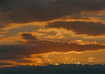 Fototapeta premium beautiful golden sunset sky landscape