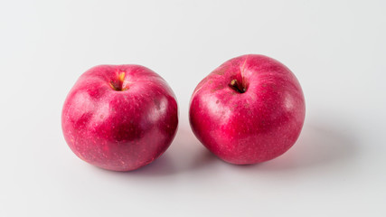 Fototapeta na wymiar Organic red apple isolated on white background.