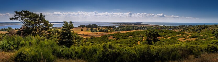Panorama Aussicht am Wanderweg von Kloster zum Leuchtturm Dornbusch auf der Insel Hiddensee