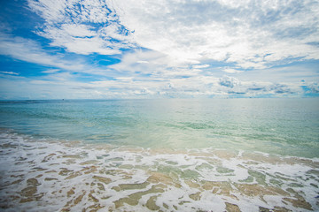 Obraz premium Beautiful mexican beach and sky at Caribbean Sea