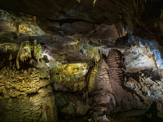 Die Prometheus Tropfsteinhöhle wurde 1984 entdeckt und ist seit Sommer 2012 für Besucher zugänglich.