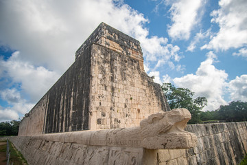 Juego de pelota - Ball Playground at Chichen Itza