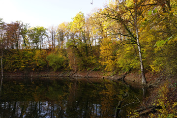 Fototapeta na wymiar The Dillsgraben near Bockenem on a beautiful autumn day in November