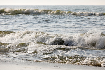 Rapid waves of the sea