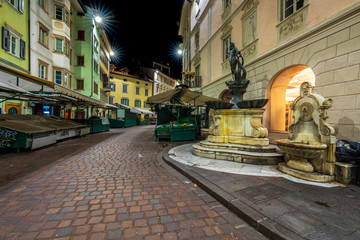 Fototapeta na wymiar Streets of Bolzano in Italy under the cover of night