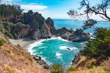 Fototapeta premium McWay Falls Big Sur Highway 1 California 101 waterfall