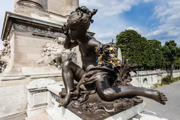 Fototapete Pont Alexandre III A statue of Nereid with attached padlocks on Pont Alexandre III (Alexander III Bridge), Paris