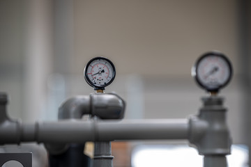 pressure gauges on a modern milling system