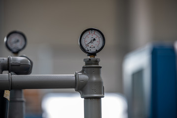 pressure gauges on a modern milling system
