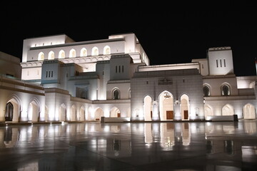Opernhaus Muscat Oman Royal Opera House ROHM Baustil Sultan Qabus Fassade Kalkstein omanischer...