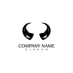 Obraz premium Bull horn logo and symbol template icons app