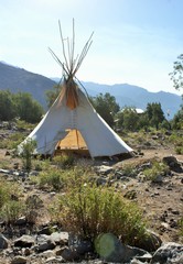Tipi en la montaña