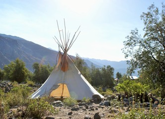 Tipi en la montaña