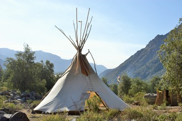 Tipi en la montaña