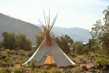 Tipi en la montaña