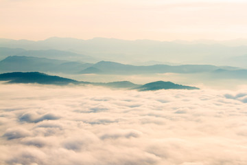 Fototapeta na wymiar Landscape clouds and mist in a beautiful view point