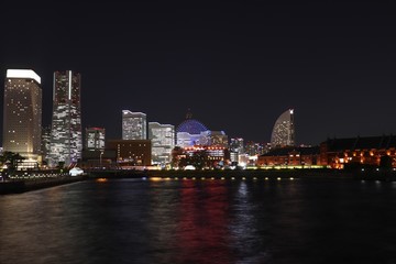 Obraz premium Nocny widok na Minatomirai (miasto Jokohama, prefektura Kanagawa)