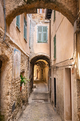 Fototapeta premium Widok na średniowieczną wioskę Apricale, Liguria, Włochy