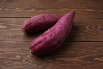 さつまいも 生野菜 テーブル