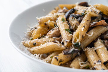 Piatto di penne ai funghi trifolati, Cucina Italiana