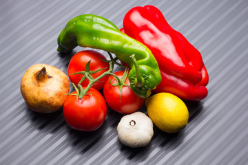 Frutas y verduras, Pimiento rojo, pimiento verde, tomates, ajos