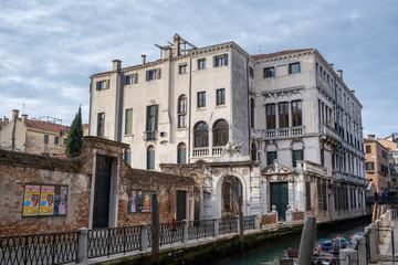 Fototapeta na wymiar Facade of a building, Venice 2