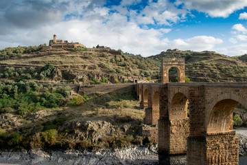 Roman bridge of Alcantara in arch built between 103 and 104. It crosses the Tajo river.