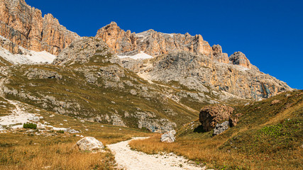 Fototapeta na wymiar Beautiful alpine view at the famous Passo Pordoi, South Tyrol, Italy