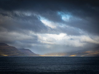 Fjord zwischen den Färöer Inseln Streymoy und Eysturoy