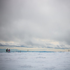 randonneurs dans la neige