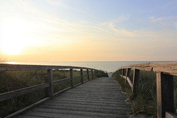 Fototapeta na wymiar beach walkway
