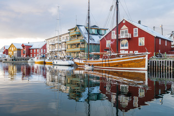 Fototapeta na wymiar beautiful fishing town of henningsvaer at lofoten islands, norway