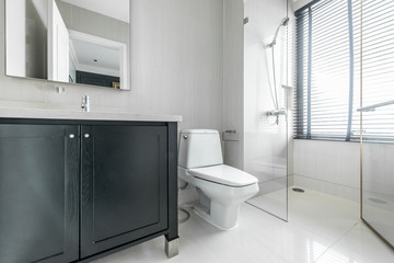  Beautiful Large Bathroom