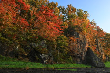 平良木の立岩の紅葉