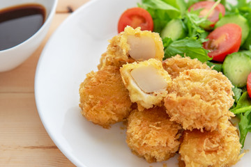 帆立のフライと野菜サラダ