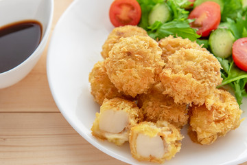 帆立のフライと野菜サラダ