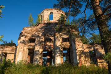 The destroyed Church of the Blessed Virgin (1825-1836) in the village of Korotsko. Russia, Novgorod region