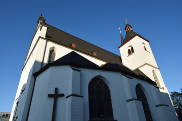 Fototapeta na wymiar Pfarrkirche St Heribert in Köln Deutz, Deutschland