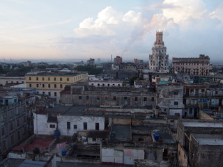Obraz premium City view of historic buildings and streetscapes in the early morning, Havana, Cuba