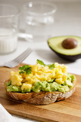 toast with smashed avocado and scrambled egg
