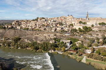 Fototapeta na wymiar View over the historical town Toledo in Spain.