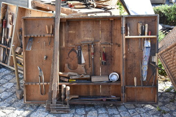 alter Werkzeugschrank