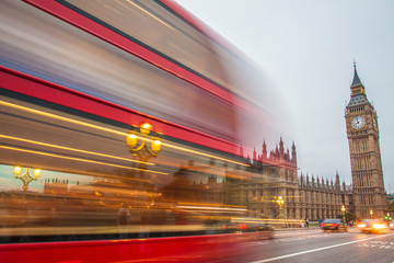 Fototapeta premium Roter Bus und Big Ben in London