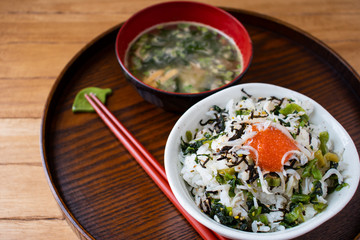 しらすご飯とお味噌汁