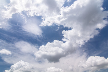 Obraz premium The clouds gather and the blue sky during the rainy season in Thailand.