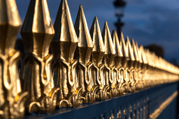 Paris Park Zaun Gold Tuileries Louvre Place de la Condorde Champs-Élysées schmiedeeisern...